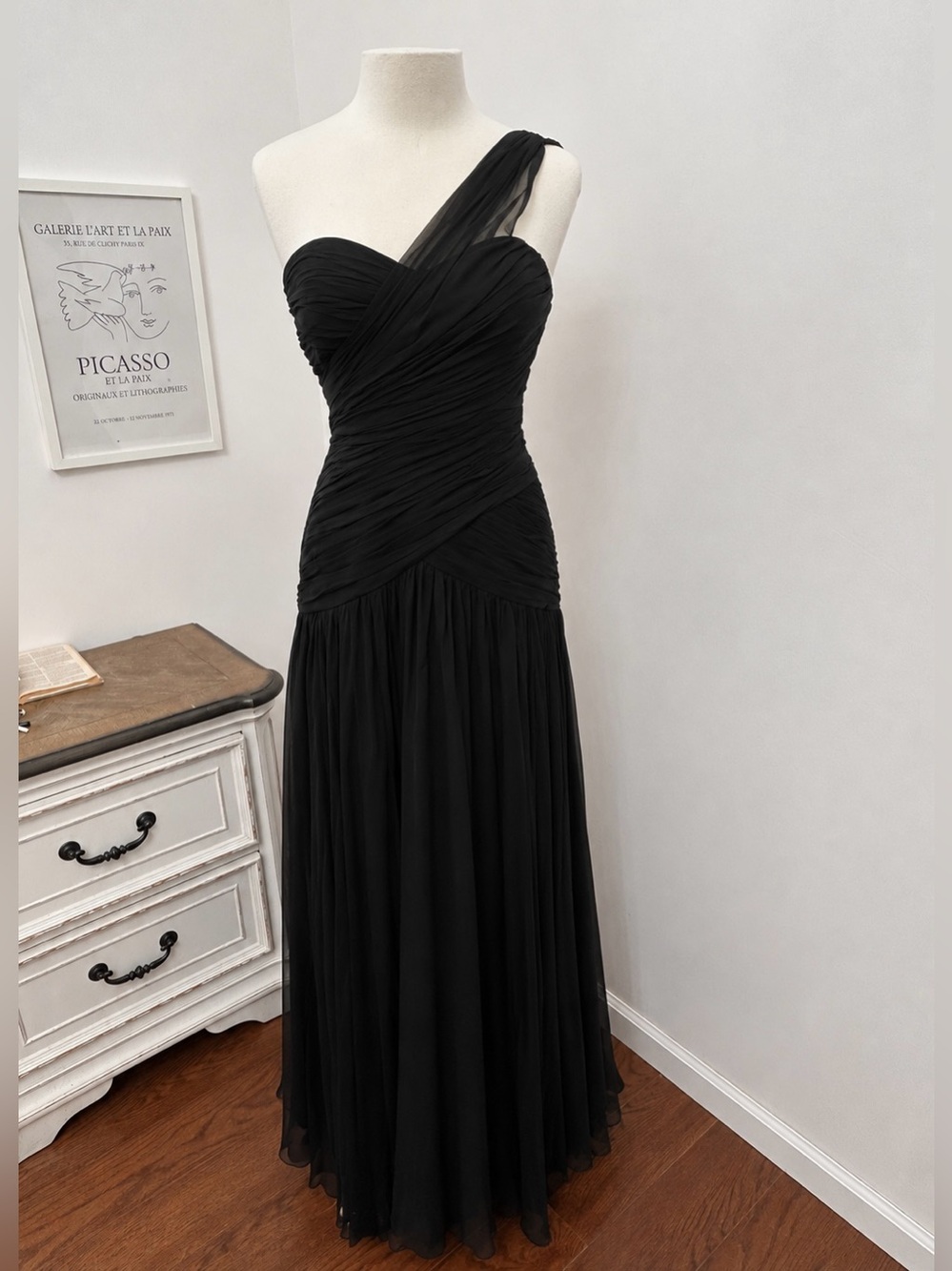Vintage One-Shoulder Black Evening Dress